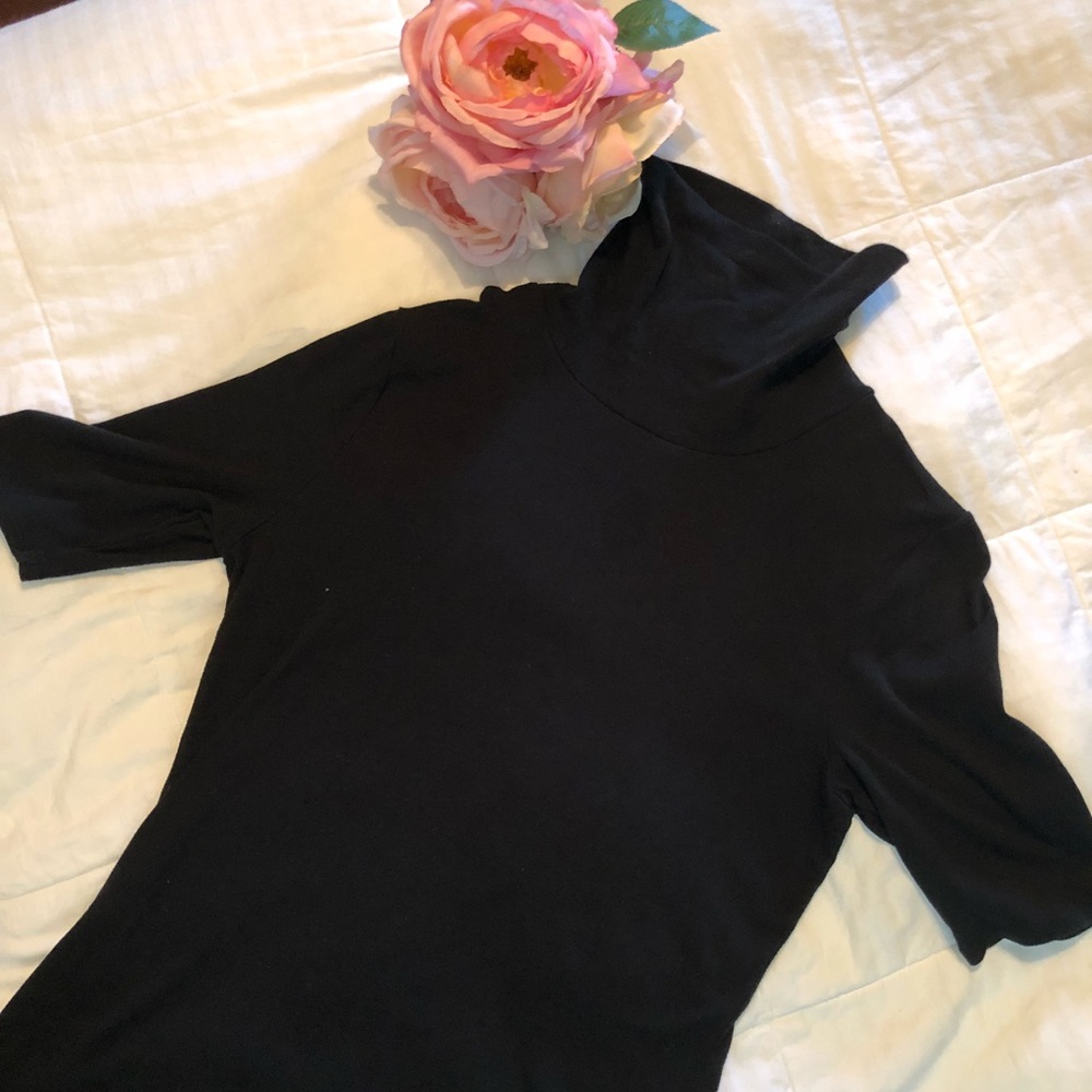 Black short sleeve turtle neck